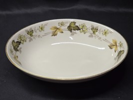 Vintage ROYAL DOULTON 9.5&quot; Oval Vegetable Bowl LARCHMONT Pattern - England - $516.32 MXN