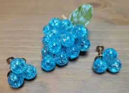 Beautiful Vintage Aqua Colored Crackle Glass Grape Cluster Brooch &amp; Earring Set  - £39.80 GBP