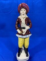 VINTAGE COLONIAL FIGURE WEARING COAT. Made In JAPAN- 7” Tall - $115.28 MXN
