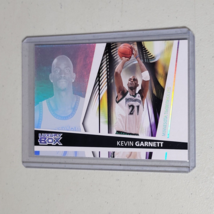 Kevin Garnett #30 Card Minnesota Timberwolves 2005-2006 Topps Luxury Box - $4.17