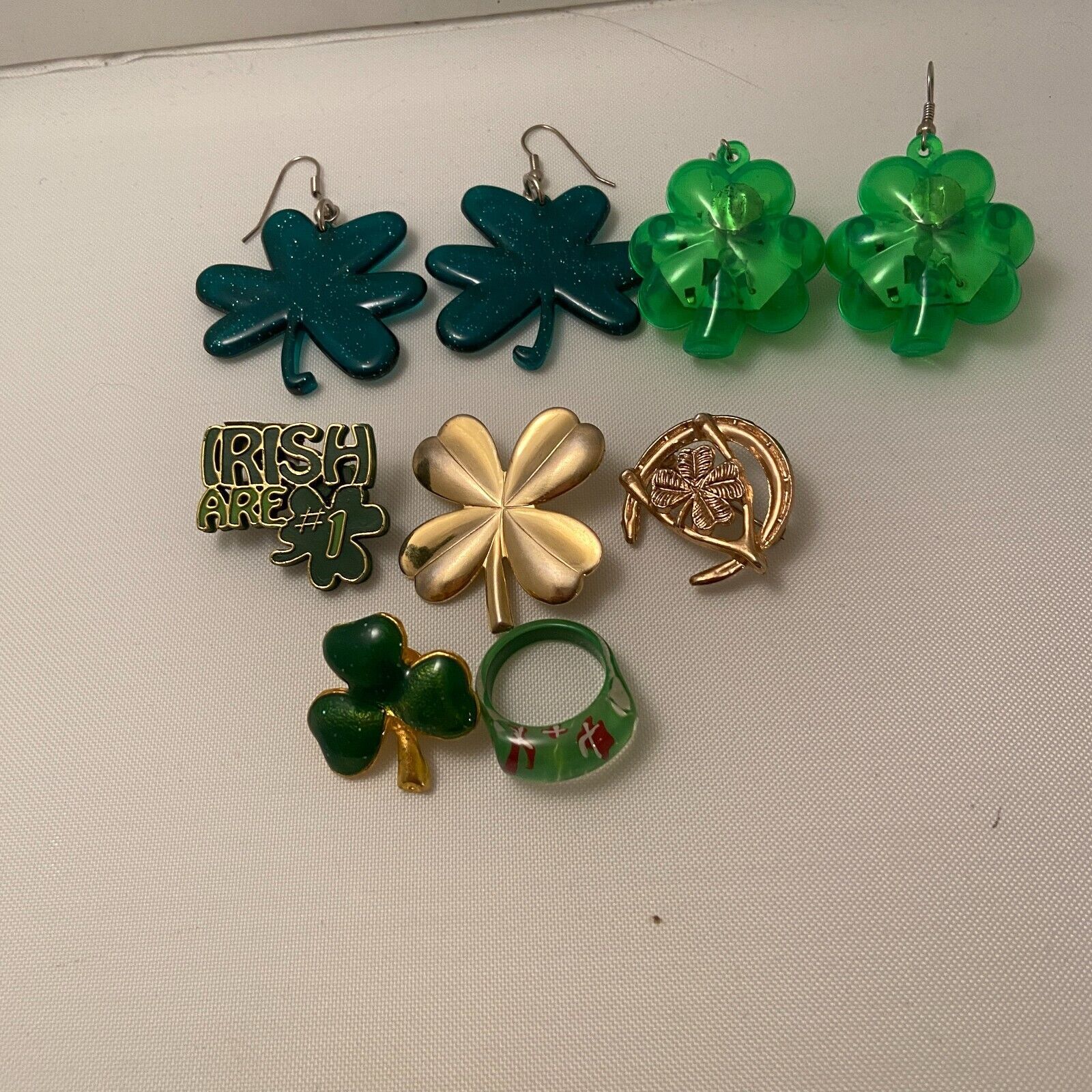 #7923 LOT OF ST PATRICK JEWELRY RINGS PINS EARRINGS VTG - $21.29