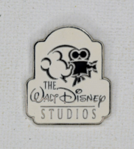Disney 1999 The Walt Disney Studios Mickey With A Movie Camera Pin#66 - $11.35