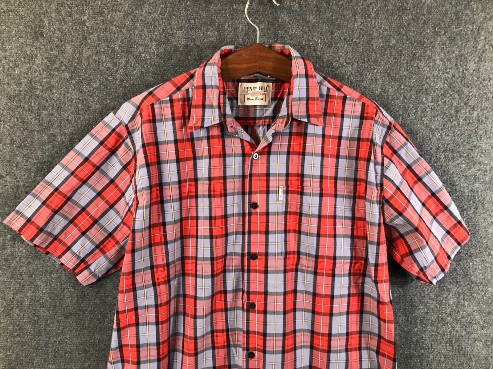 Henry Hill Men&#39;s Button Up Size Large Multicolor Plaid Short Sleeve - $8.38