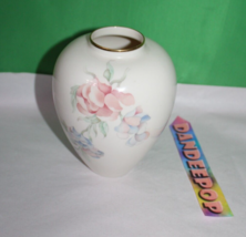 Lenox Vintage Chattsworth 24K Gold Trim Small Floral Decorative Flower Vase - £23.32 GBP