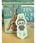 LETTER T THE MONSTERS Pin for Love Series-Vinyl Plush Pendant  ✅IN STOCK ✅ - €34,23 EUR