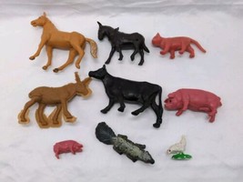 Lot Of (9) Vintage Farm Animal Plastic Toys 1-3&quot; Horse Cat Pig Skunk  - £19.53 GBP