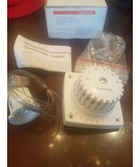 NEW Honeywell T-104-B-1038 THERMOSTATIC CONTROL Remote Sensor/Setpoint - $2,240.40 MXN