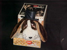 Musical Elvis Presley Hound Dog Plush Toy With Box 1986 The Yorkshire Co.  - $98.99