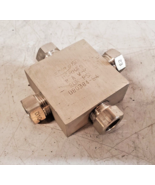 Spir Star Medium-Pressure Female Cross HCRMF9 | MAWP 20K PSI D80384-E4 - $2,313.82 MXN