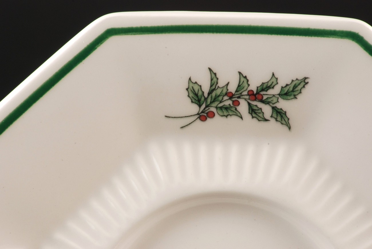 Nikko Christmastime Octagonal Saucer Japan Classic Collection Black Mark Item image 2