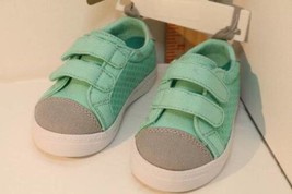 Running Shoes Crazy 8 Size 4 Toddler Runners Sneakers Green hook loop strap - $24.97 CAD