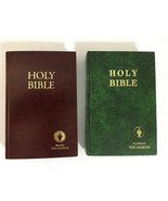 2 HOLY BIBLE placed by the Gideons 1985 Green 2013 Red Old and New Testa... - $25.72 CAD