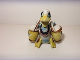 DUCK w HANGING BASKETS CERAMIC SALT &amp; PEPPER SHAKERS   VINTAGE - $19.75