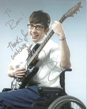 Kevin McHale Signed Autographed &quot;Glee&quot; Glossy 8x10 Photo - £32.14 GBP
