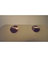**14K Yellow Gold PETITE CLAMSHELL Stud EARRINGS** - $2,486.55 MXN