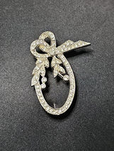Vintage Rhinestone Bow Brooch Oval Wreath Design 2" Sparkly Silver Tone ... - $25.46