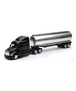NewRay Peterbilt Model 387, Flatbed W/Round Hay Bales, 1:43 Diecast - $745.80 MXN