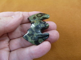 (Y-BAT-553) little Black green BAT bats FLYING carving FIGURINE gemstone... - $14.01