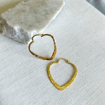 18k Gold plated Carved hoops earrings - £39.39 GBP