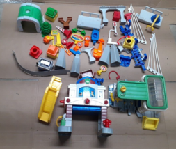 LOT of Fisher Price GeoTrax Train  Accessories, Cars, Signs, Gas Station... - £11.38 GBP
