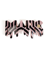 Marc Jacobs Barrette Large Script Radiowaves Adobe Pink - $1,034.92 MXN