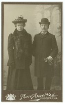 CIRCA 1907 CDV Couple Victorian Winter Clothing Thure Appelblad Husqvarna Sweden - £7.46 GBP
