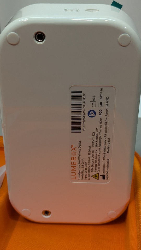 New/Open Box Lumebox (LB-001A)  Red Light Therapy Device with Case Item image 12