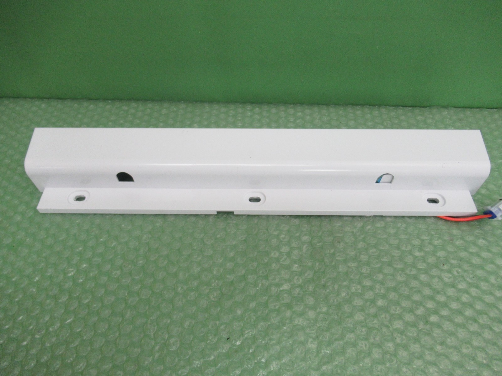 WR55X32894 GE Refrigerator Temp Control Board And Housing Item image 4