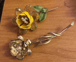 2 Large Mid Century Flower Brooches 1 CORO - $33.25