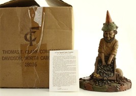 1987 Cairn Tom Clark HITCH Gnome Cat &amp; Nuts Cast Pecan Resin Sculpture 2... - £17.75 GBP