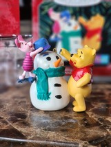 Hallmark 1998 Winnie the Pooh &amp; Piglet Building A Snowman Keepsake Ornament NEW - £7.50 GBP