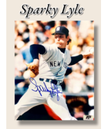 SPARKY LYLE AUTOGRAPHED SIGNED NEW YORK YANKEES 8X10 PHOTOGRAPH w/APCOA - $27.26 CAD