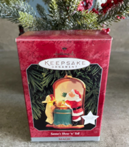 Vintage Hallmark Keepsake Christmas Ornament Santa Claus Lighted Show Tell 1998 - £5.19 GBP