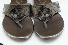Clarks Sz 9 M Bronze Flip Flop Synthetic Women Sandals - £13.18 GBP