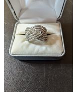 size 7.5 twisted crystal rhinestone ladies ring - €25,56 EUR