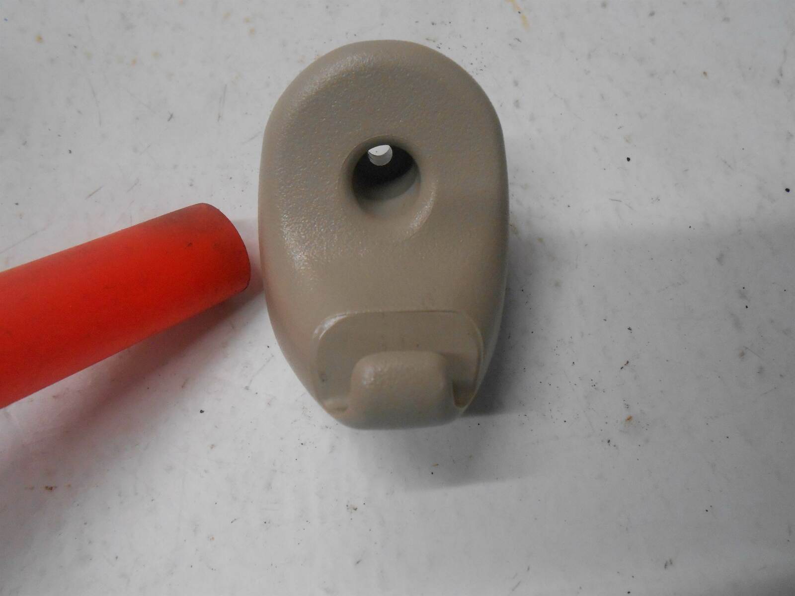 2004 Chevrolet Silverado 1500 Sun Visor Hook Right RH or Left LH Item image 4