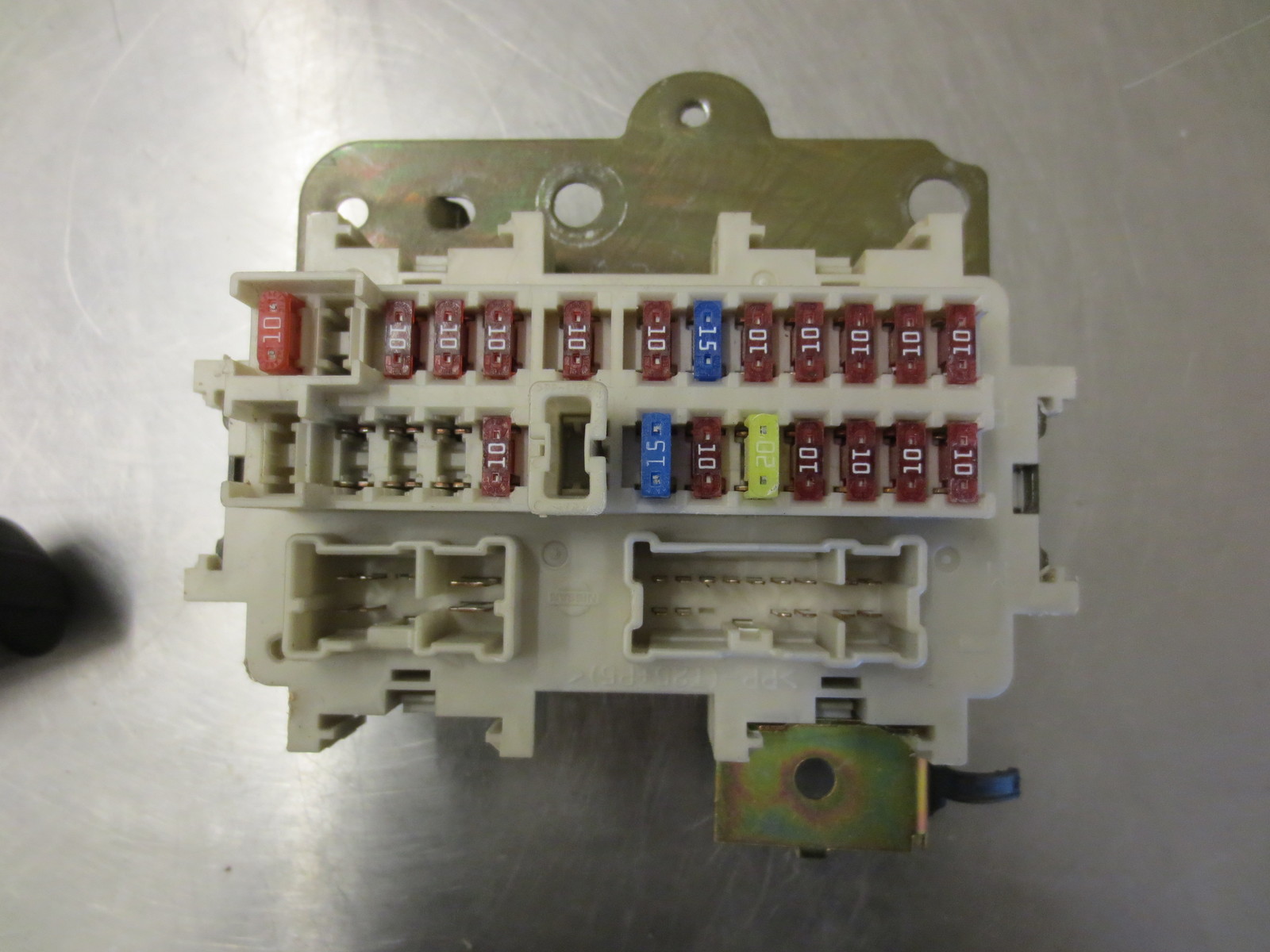 Fuse Box From 2005 NISSAN PATHFINDER SE 4X4 4.0 1757EA00A - £38.39 GBP