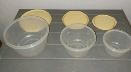 Vintage Rubbermaid Lot Of 3 J3218 Almond Daisy Set 8, 6, 4 Cups and Lids - $14.25