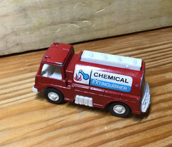 Vintage 1970 TootsieToy Chemical Extinguisher Truck 4&quot; Red White DieCast USA  - £5.33 GBP