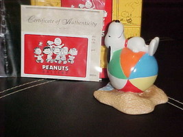 Hallmark Peanuts Gallery Snoopy Beach Ball Have A Cool Day Figurine M/W/Box 1st - £27.68 GBP