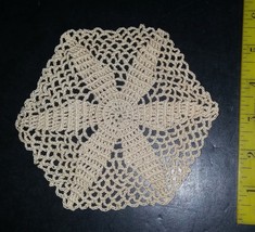 Vintage Handmade Thread Crochet Hexagon Mat or Doily Daisy 6 inches - $7.99