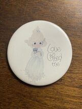 Vintage Round Novelty Pinback Button Precious Moments Love Lifted me Pin  - €6,02 EUR Vintage Round Novelty Pinback Button Precious Moments Love Lifted me Pin  - €6,02 EUR
