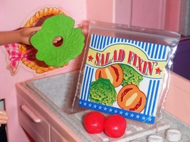 Barbie Fun Fixin Play Food Salad Bag &amp; lettuce tomatoes Vintage Fun with... - £10.27 GBP