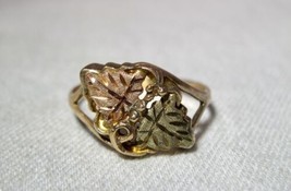 Vintage 10K Two Tone Black Hills Gold Leaves Ring Size 7 1/4 K1428 - £86.46 GBP