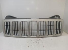 Grille Laredo Painted Fits 05-07 GRAND CHEROKEE 741127 - $97.78