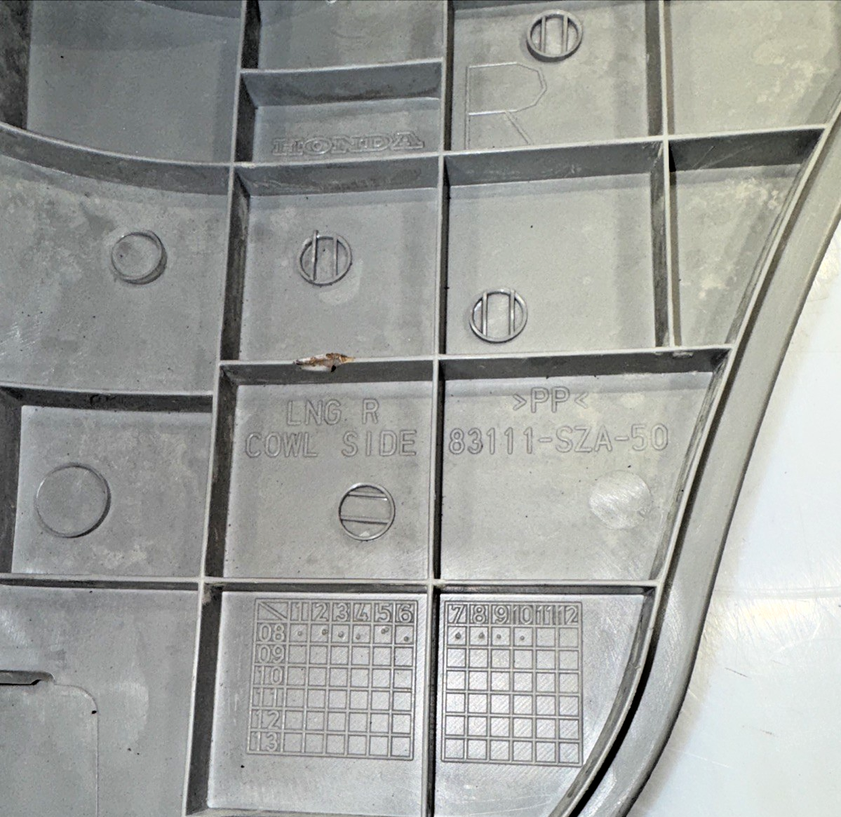2009 HONDA PILOT RIGHT FRONT KICK PANEL GRAY P/N 83111-SZA-50 GENUINE OEM USED Item image 6