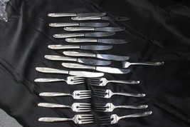 Oneida Roseanne Knives and Forks Lot of 20 - £26.19 GBP