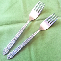 2 Salad Forks Coronation Oneida Community Stainless Textured Floral Handle - £6.30 GBP