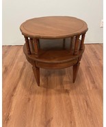 Vintage Round Wood Side Table By Mersman - $1,386.56 MXN