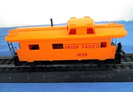 Mantua (?) HO Scale Union Pacific Caboose - NICE! - $5.00